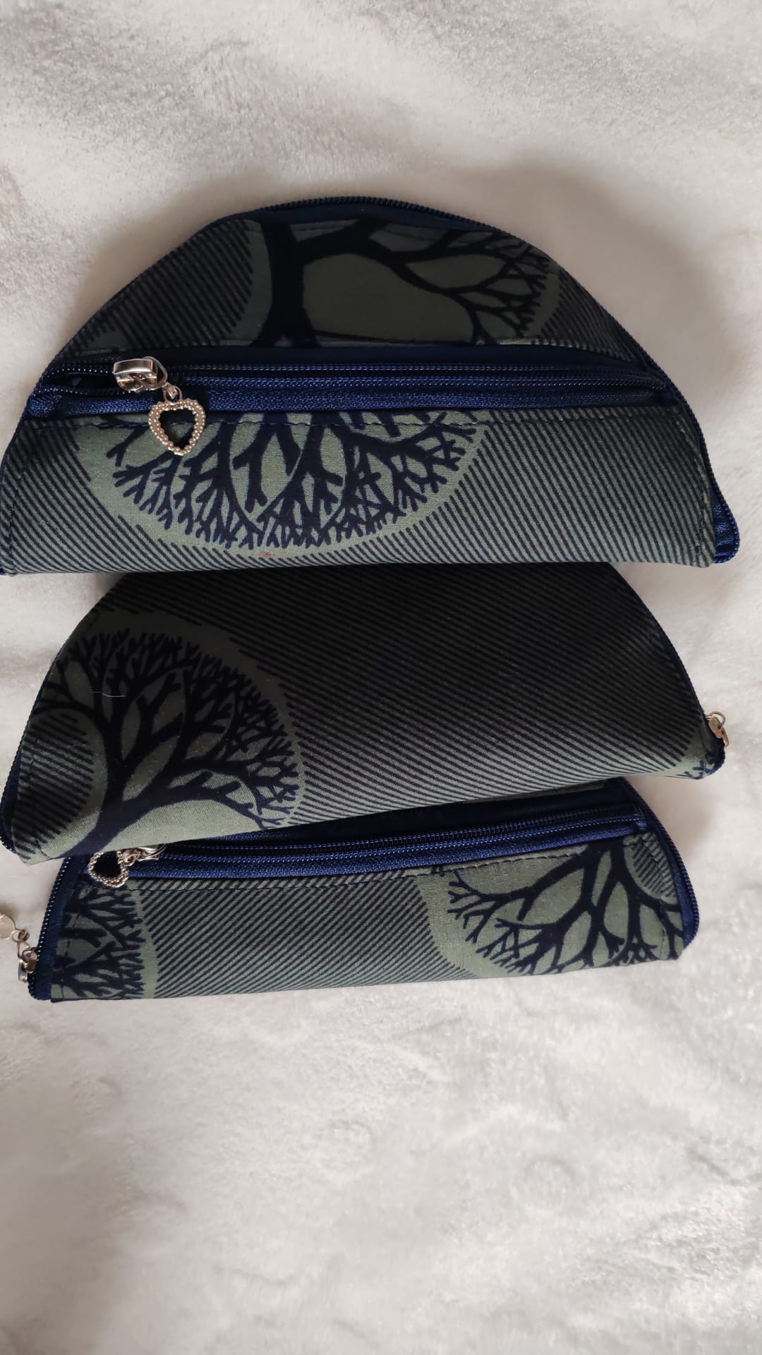 Sac de courses surprise forme demi-lune