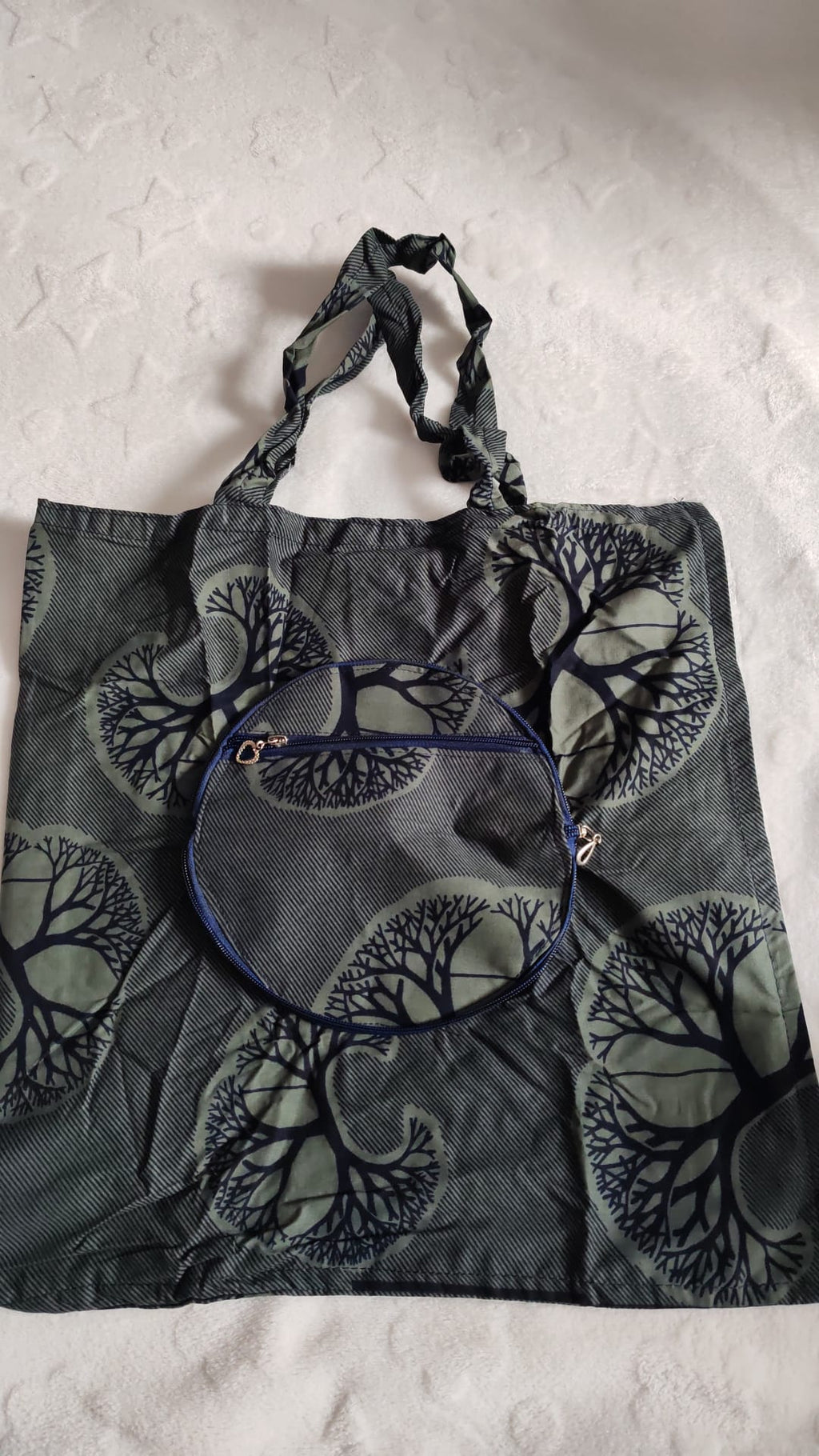 Sac de courses surprise forme demi-lune