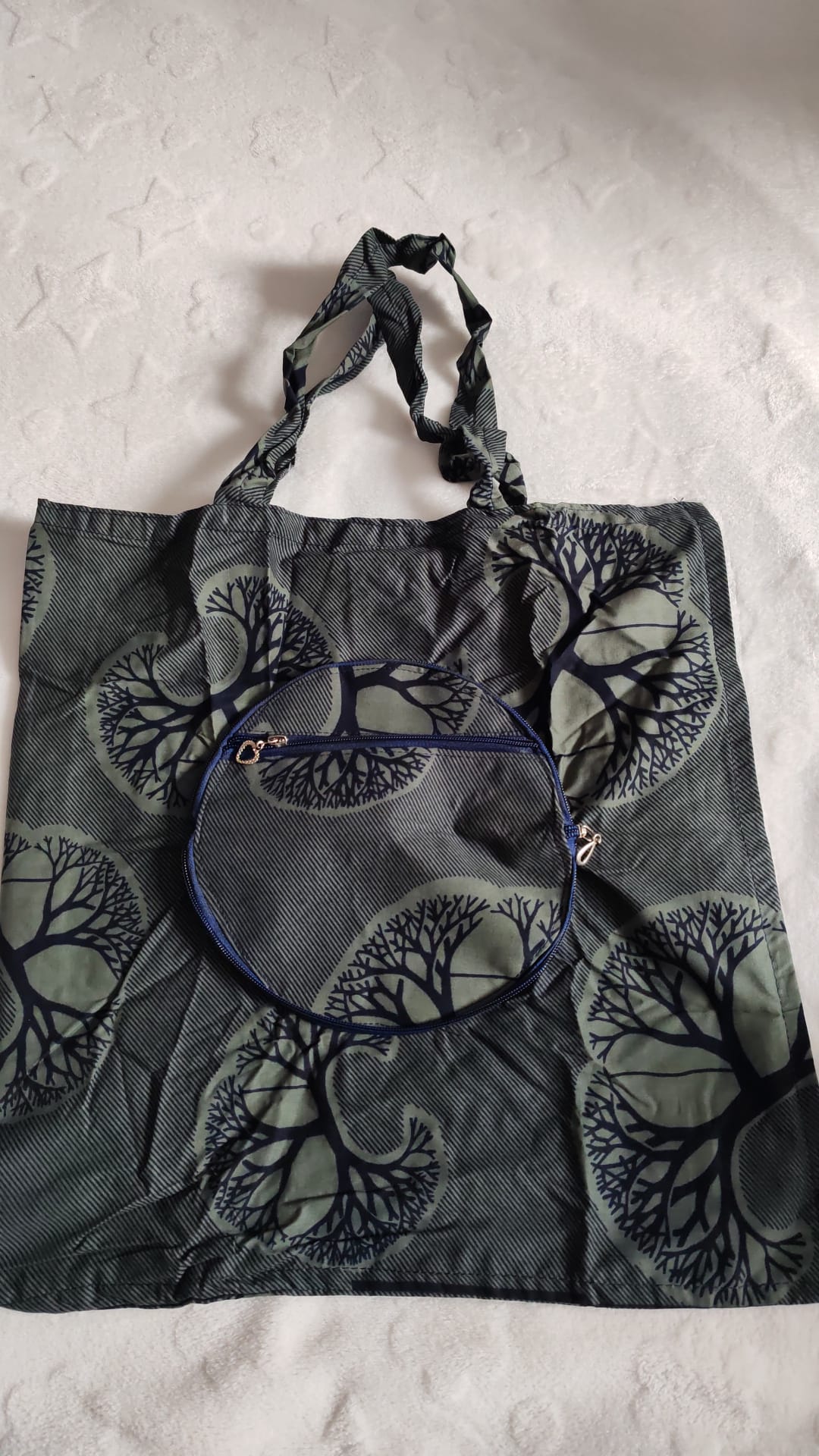 Sac de courses surprise forme demi-lune