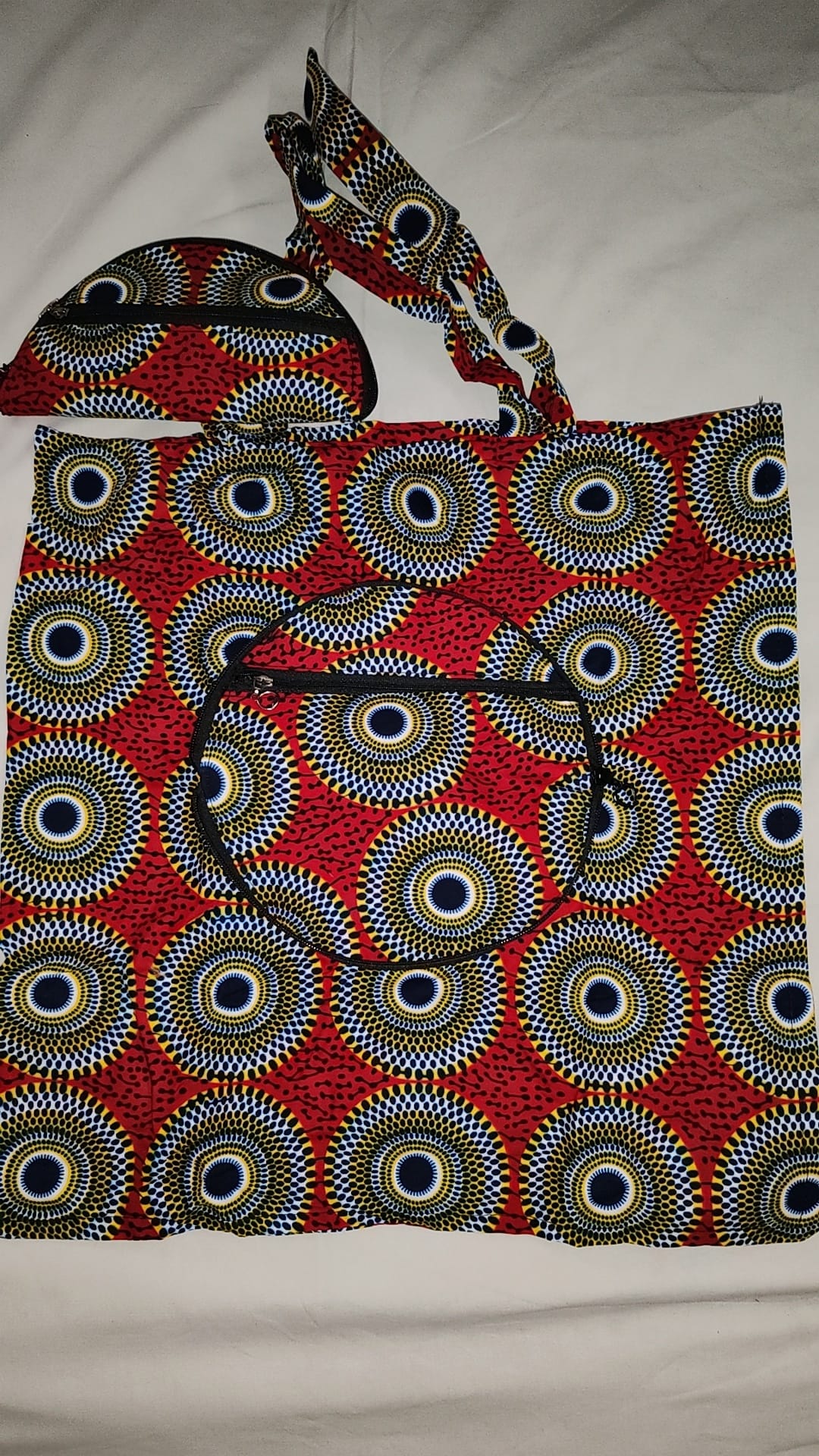 Sac de courses surprise forme demi-lune