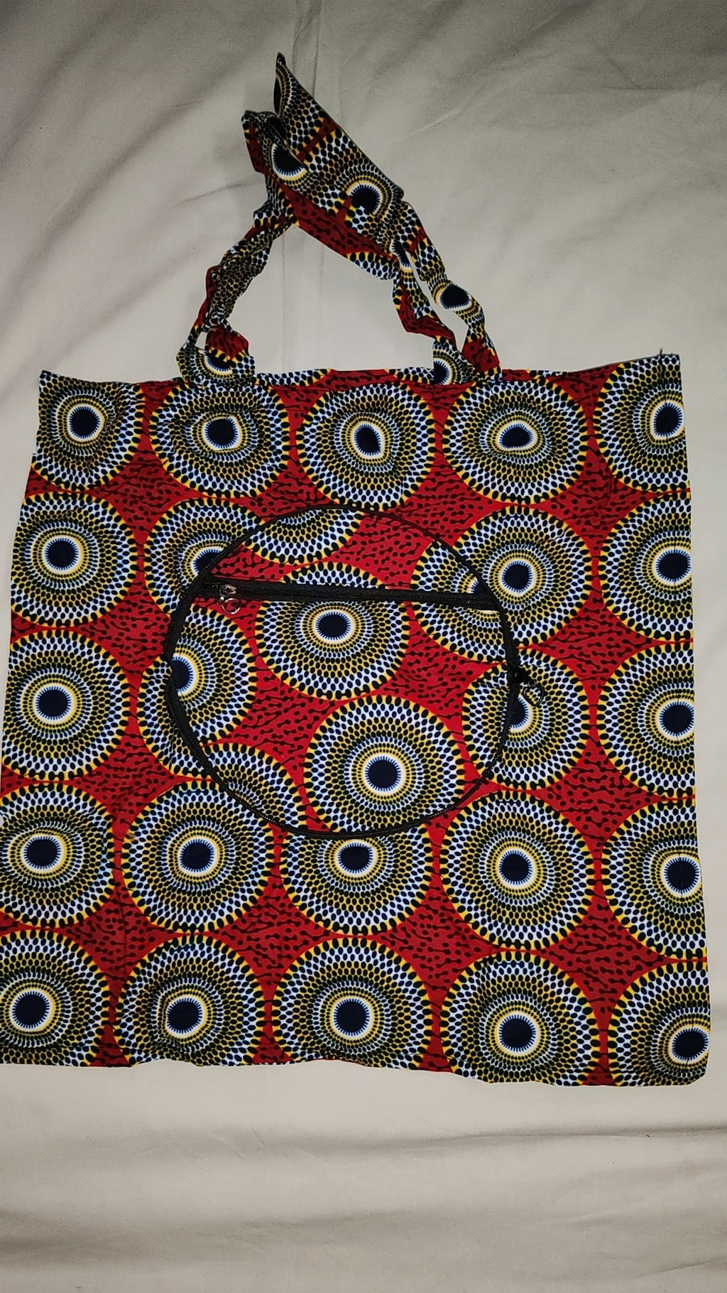 Sac de courses surprise forme demi-lune